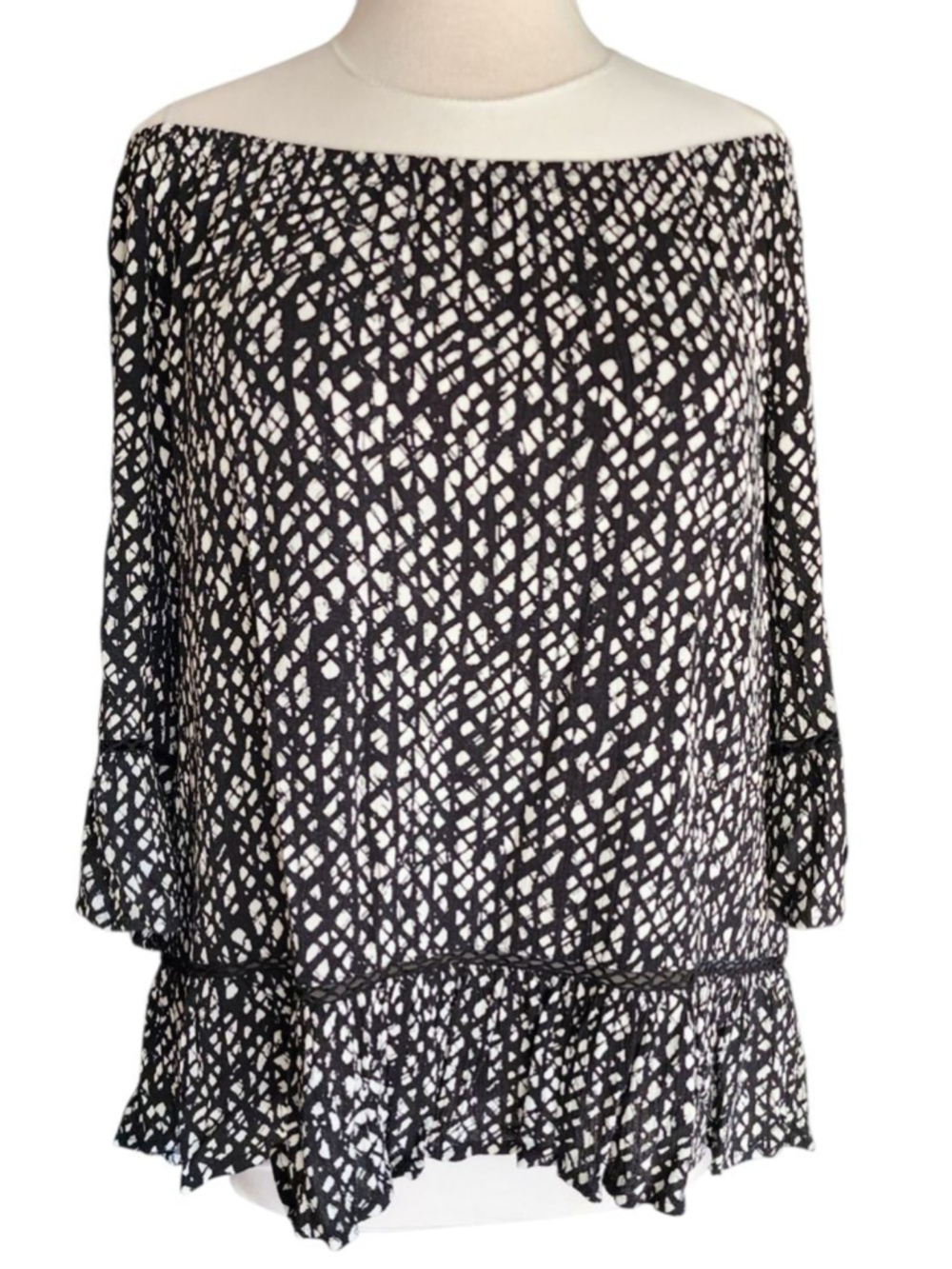 Fever Black White Abstract Print Off Shoulder Ruffle Blouse Top XL Boho Flowy